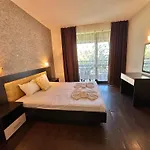 Menada Imperial Heights Villa *