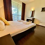 Menada Imperial Heights Villa *