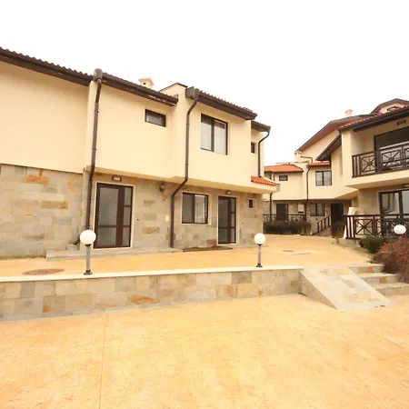 Villa Menada Imperial Heights *