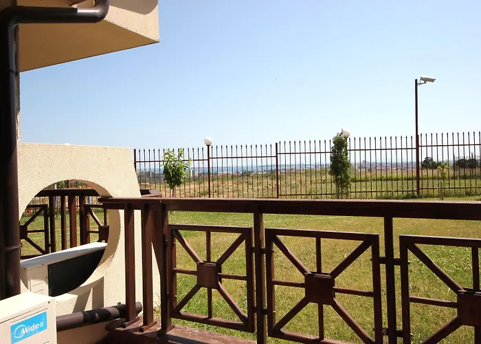 Вилла Menada Imperial Heights