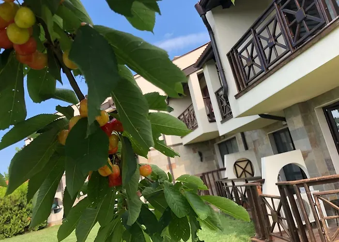 Вилла Menada Imperial Heights *